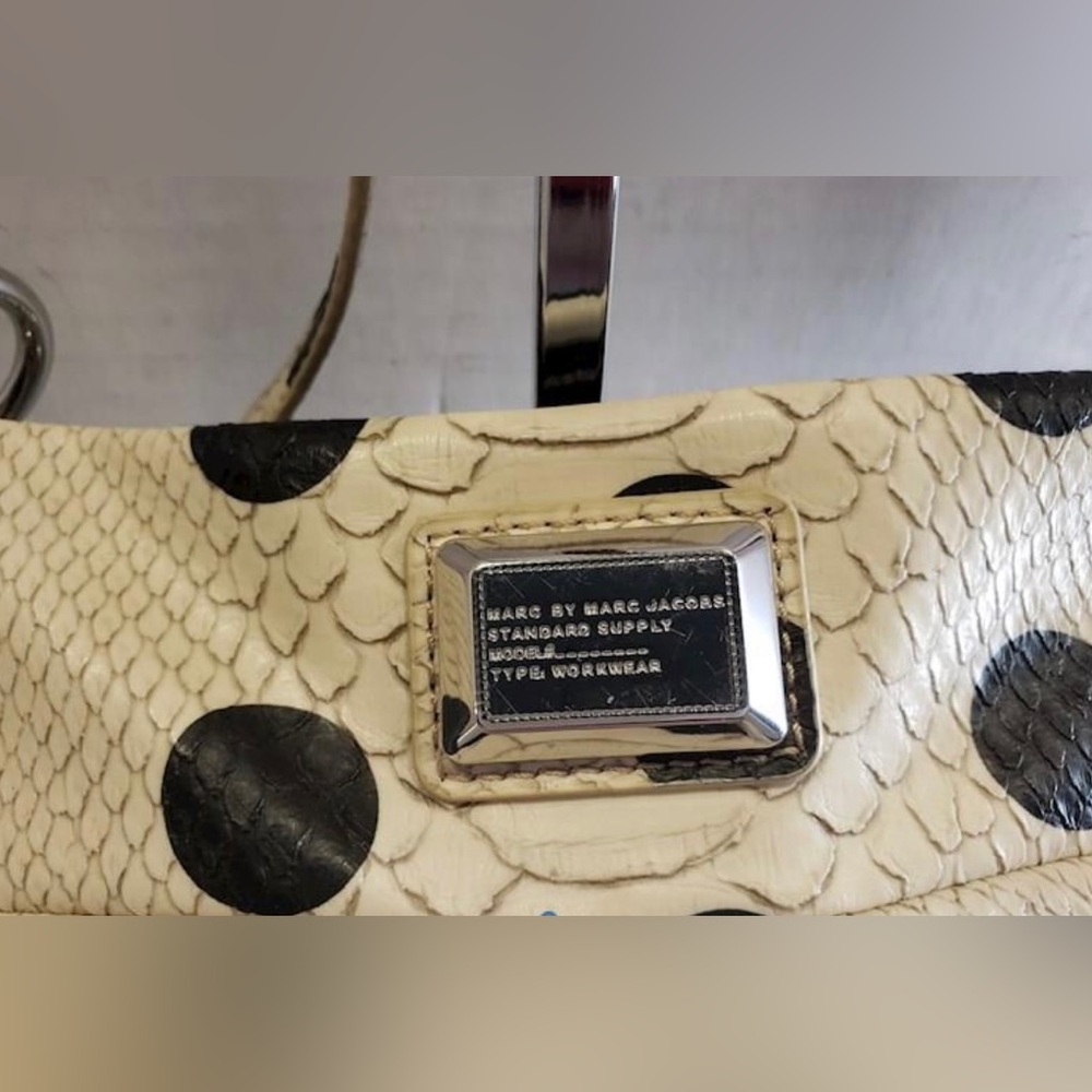 Marc by Marc Jacobs Dotty Snake Print
Leather Crossbody Handbag - Picture 4 of 9